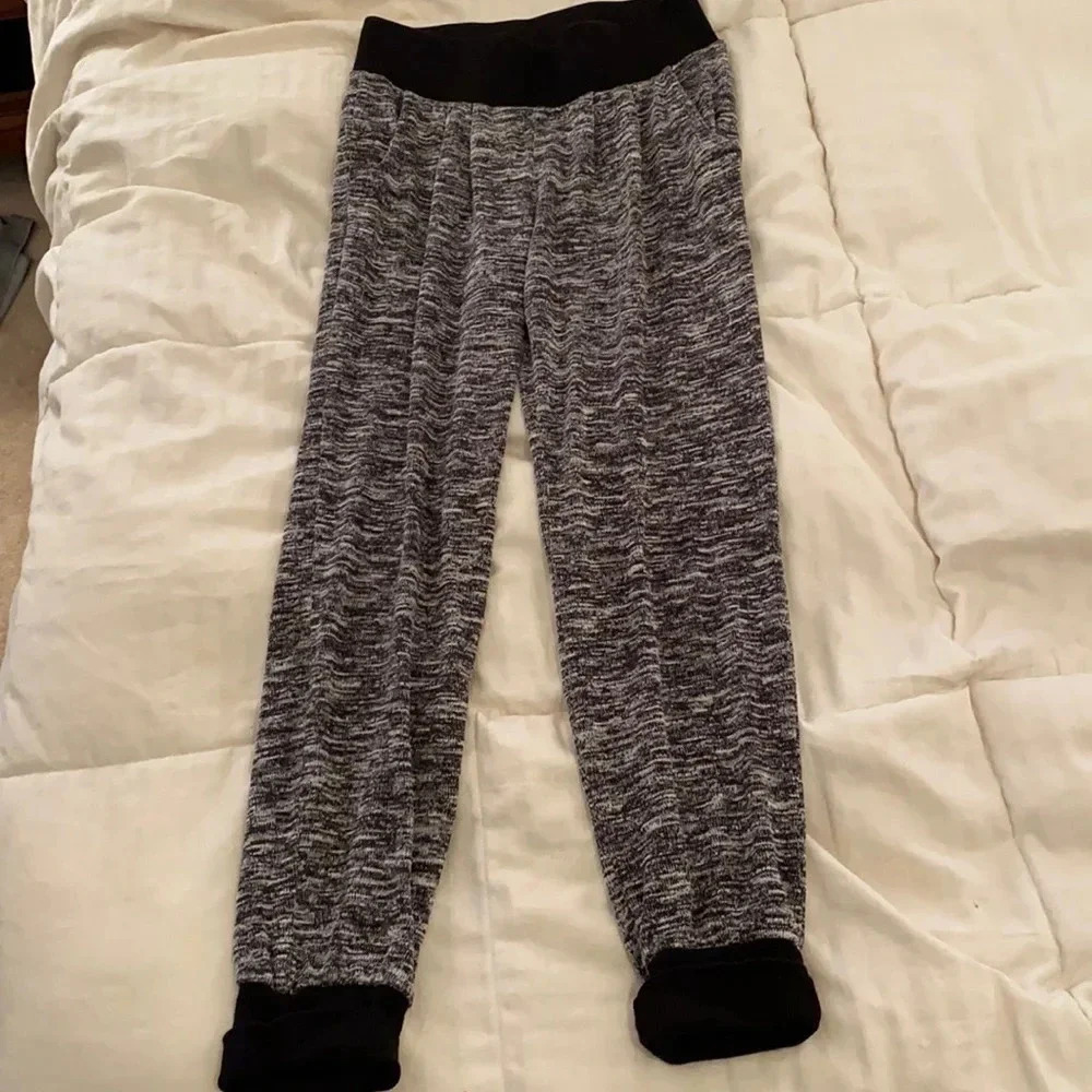 No Boundaries Black & white joggers juniors size 3